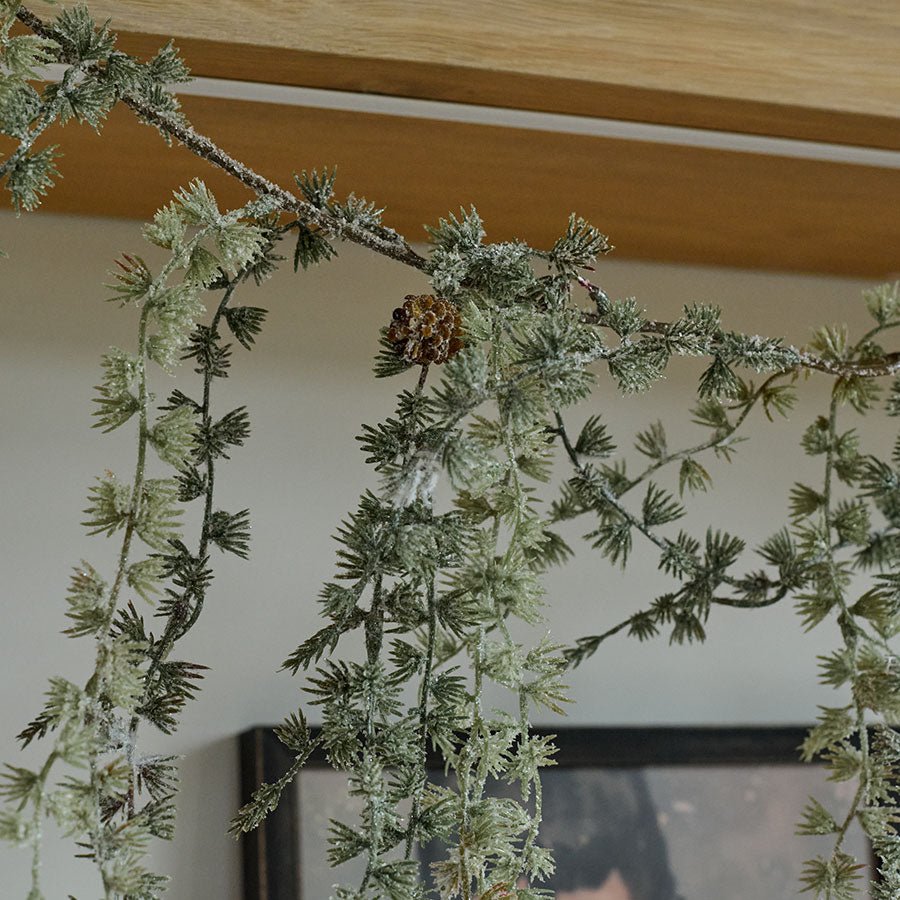 Artificial Snowy Pinecone Garland