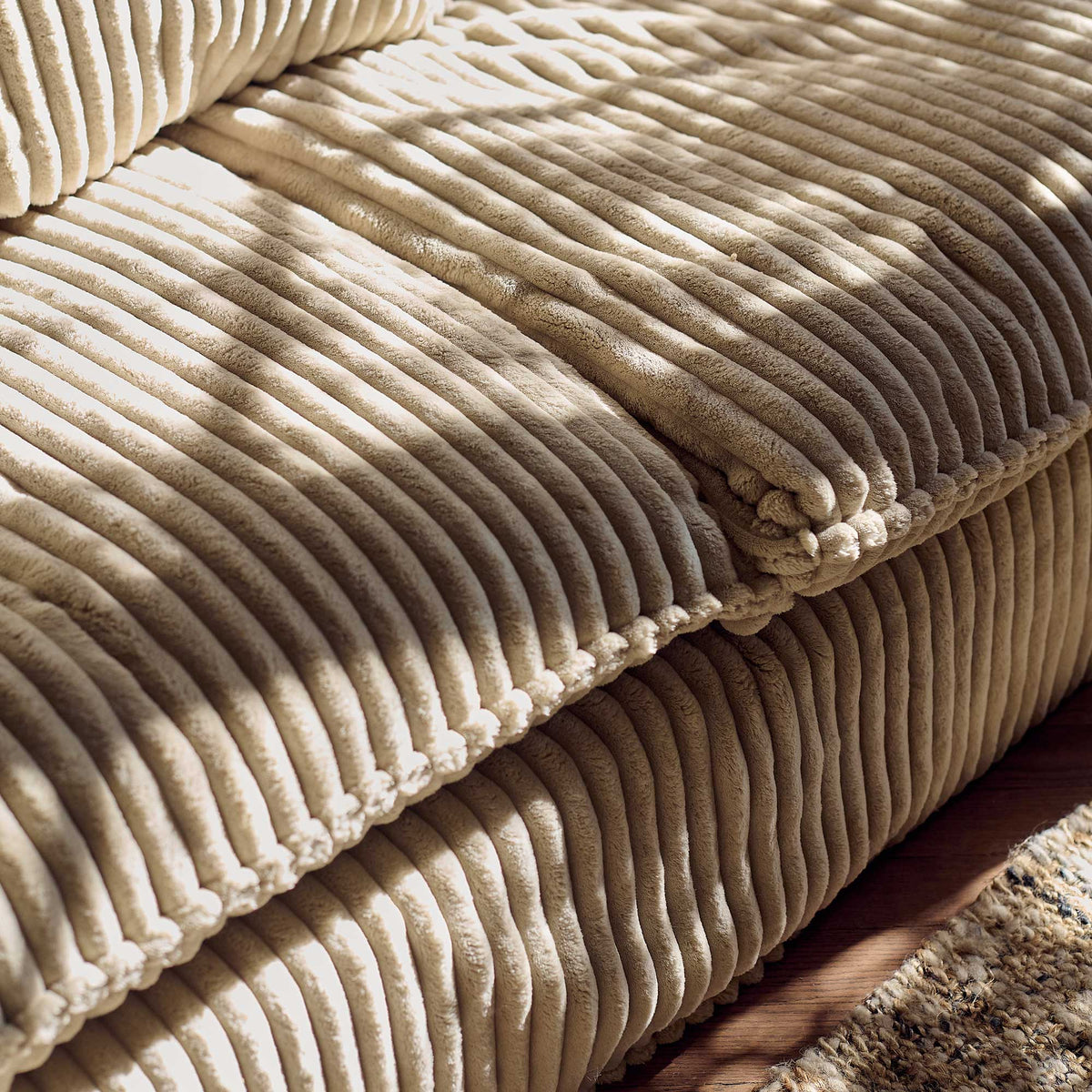 Madison Sofa, Natural