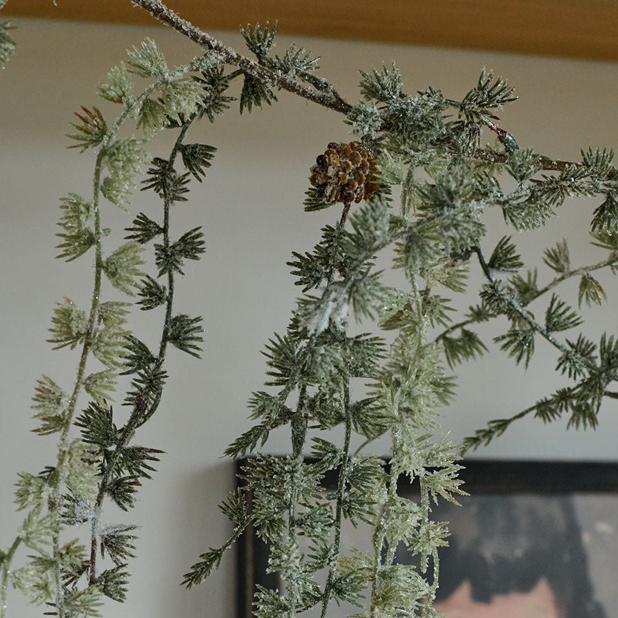 Artificial Snowy Pinecone Garland