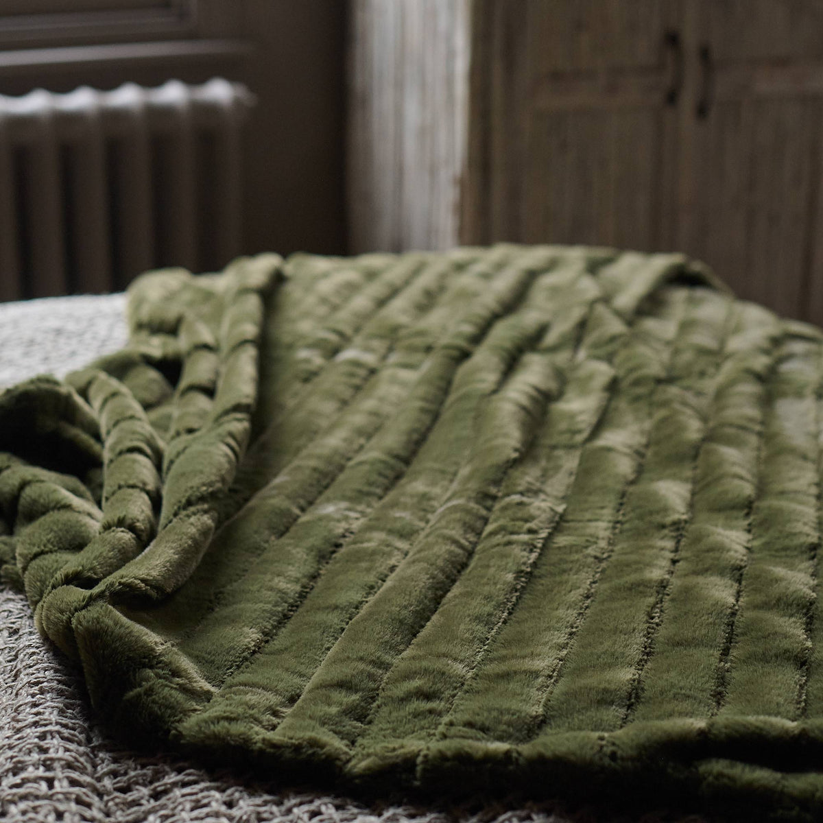 Alayna Faux Fur Throw